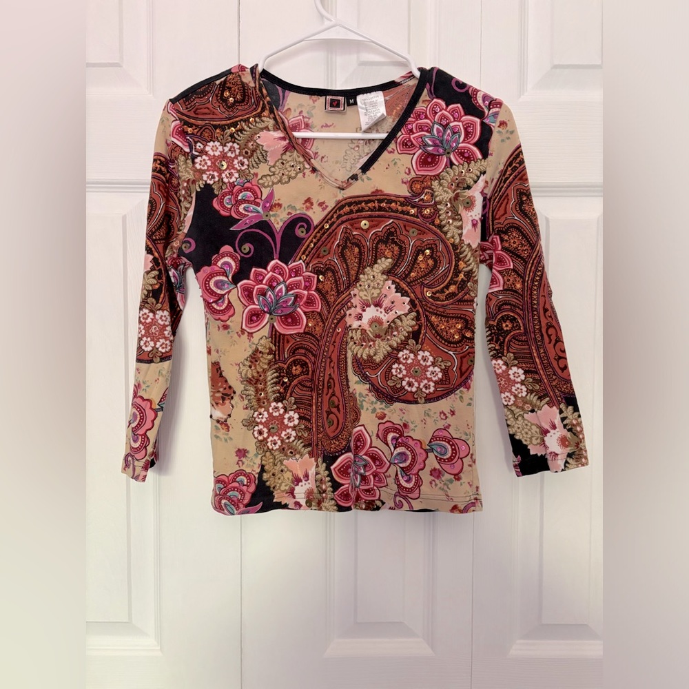Funky colorful quarter sleeve shirt with sequins